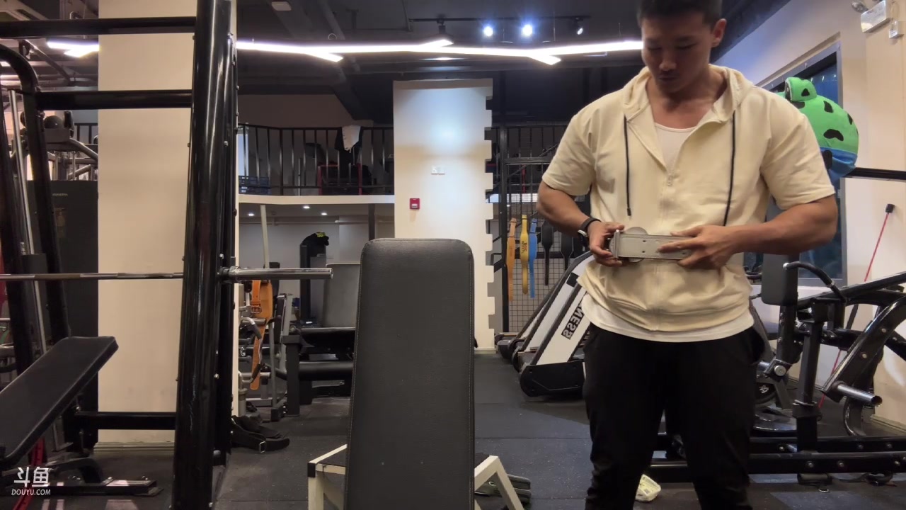 【2023-06-07 18点场】黑人毅：进入减脂期