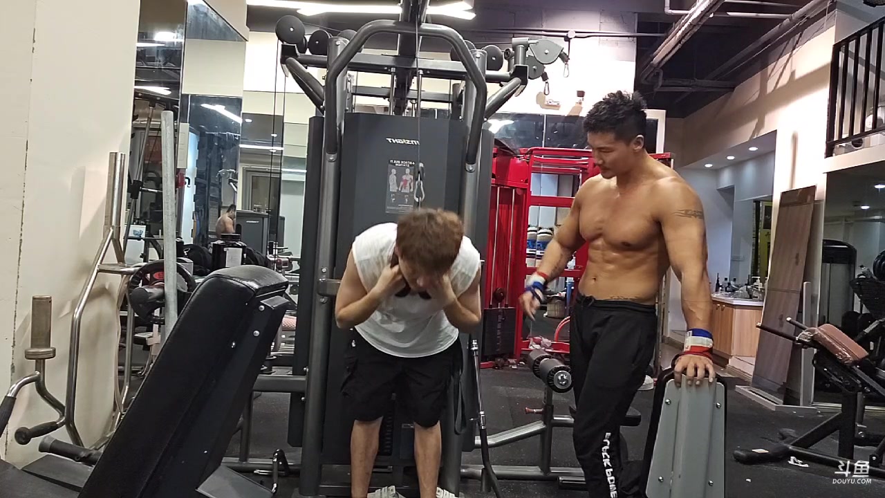 【2023-06-08 20点场】黑人毅：进入减脂期