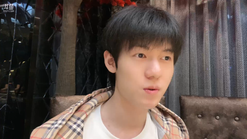 我在斗鱼看DL丶拖米直播王者荣耀