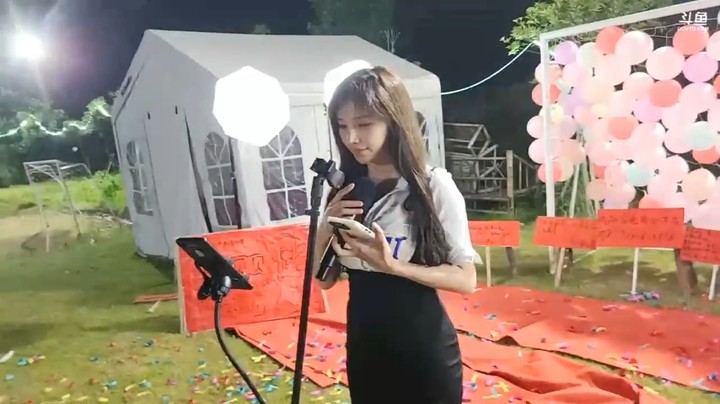 洪湖好声音 美女小玉唱歌很好听啊