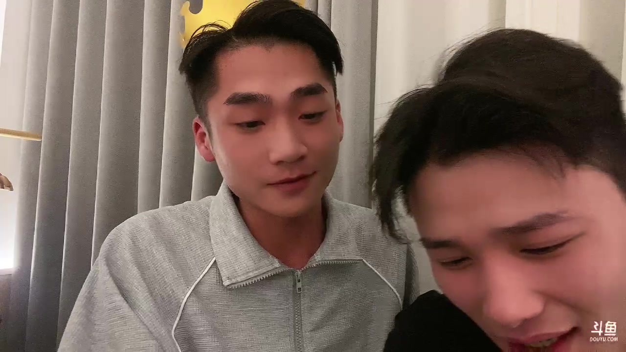 【2023-06-10 02点场】白鲨石头丶：阿肯生日 出来吃饭