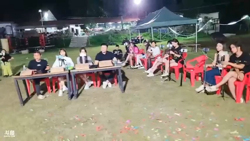 肖哥公布洪湖好声音冠亚季选手，好姑娘是亚军，小草是冠军