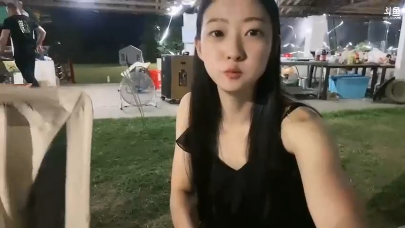 咩咩把自己吃的给彪子吃，彪子永不为奴