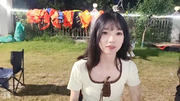 雨哥和彪子聊天，彪子差点拉丝了