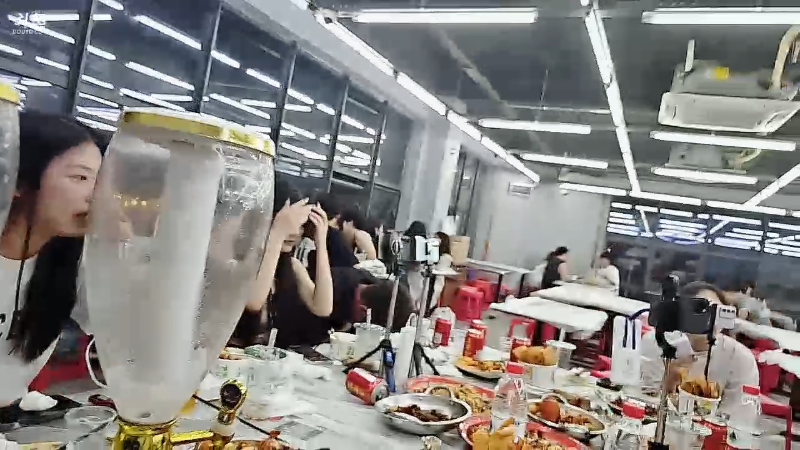 斗鱼直播两个泡妞主播