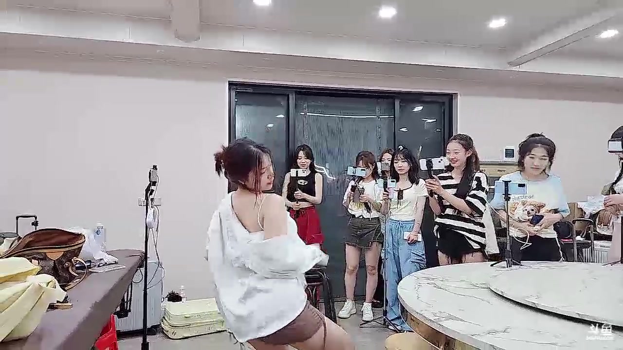 【2023-06-12 23点场】雨神丶：玩传奇就看6512！