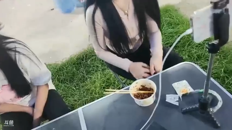 大可爱吃酱油，没有人消费礼物啊