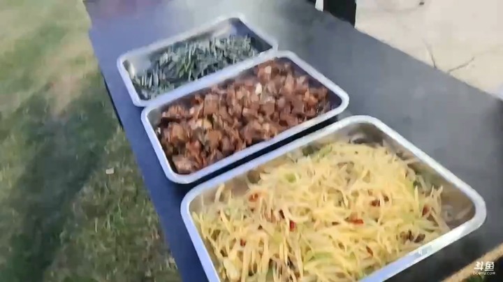 今天有排骨，肖哥羡慕啊