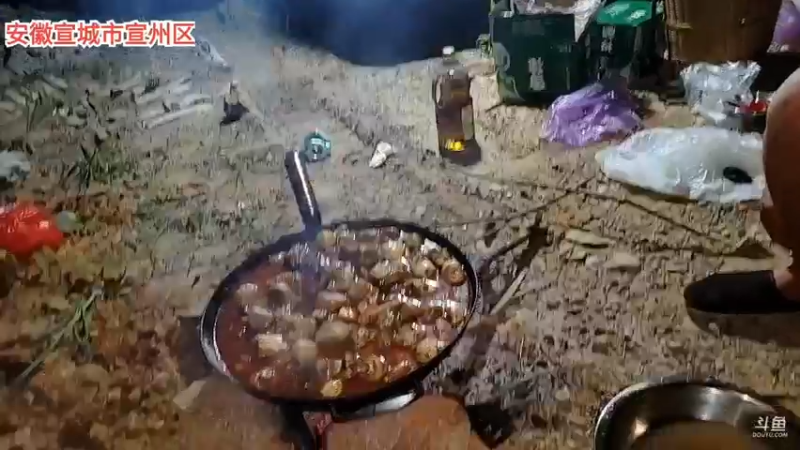 大飞今晚吃大餐，美滋滋