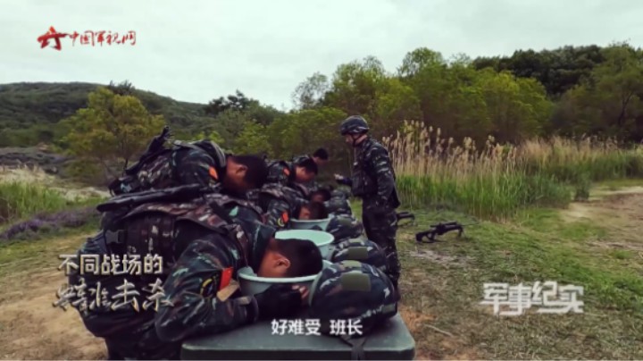 折返跑+水中憋气 狙击手挑战高难度训练课目