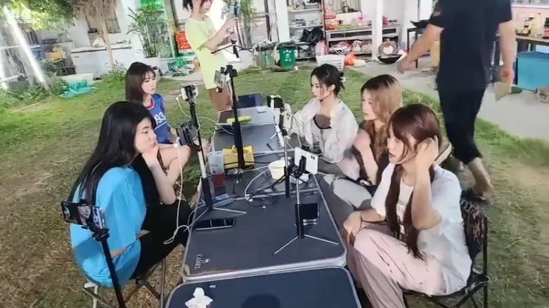 今天的VIP很多啊，超级VIP不是很多，吃大餐没人抢