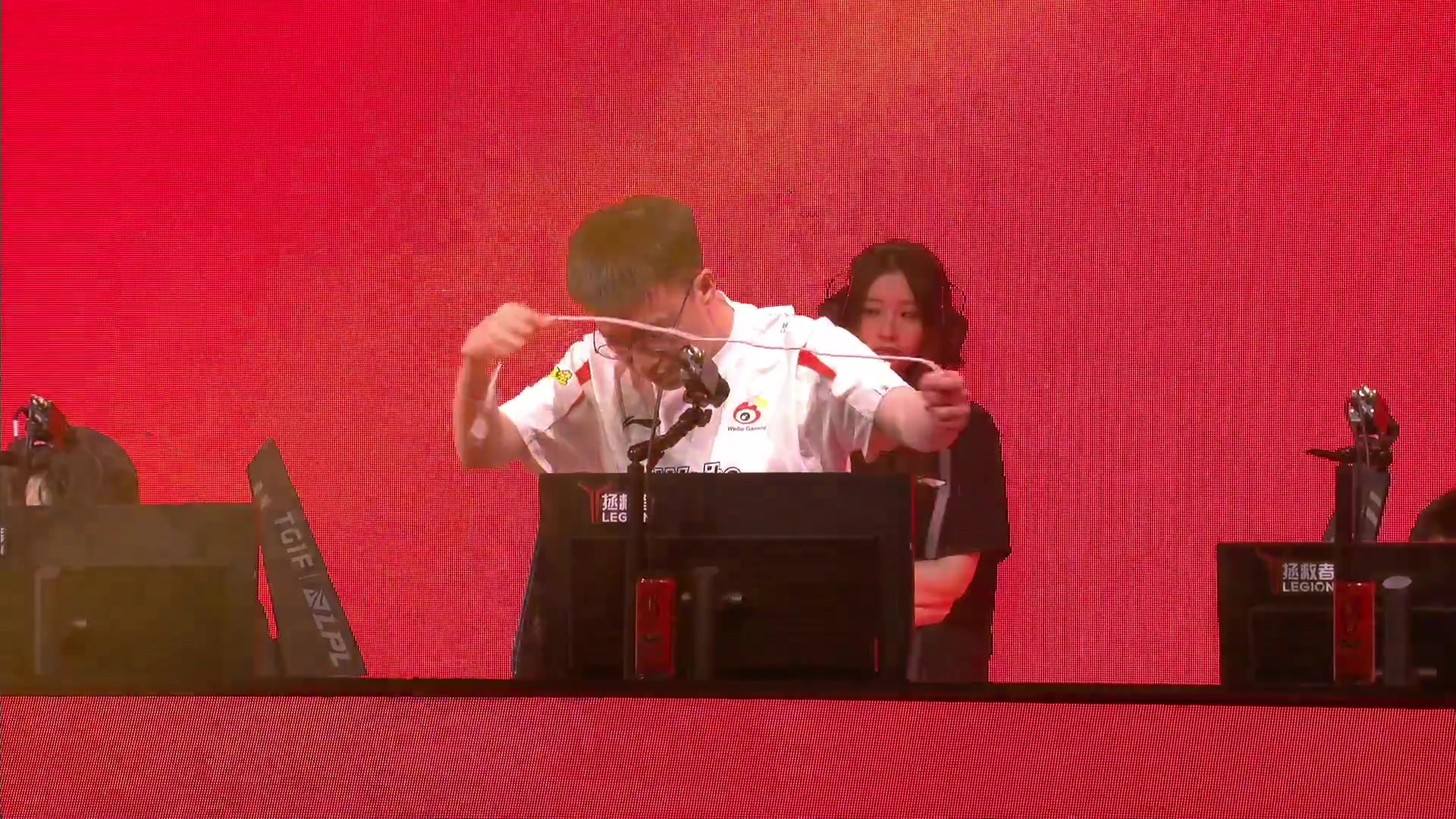 【2023-06-14 15点场】解说雨童：解说雨童：看会儿LPL！