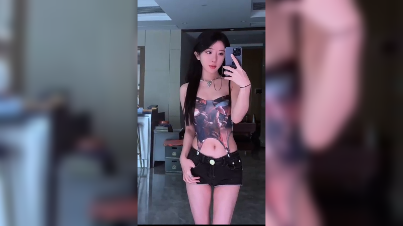 【呆妹】谁还没个青春了 我穿校服的照片