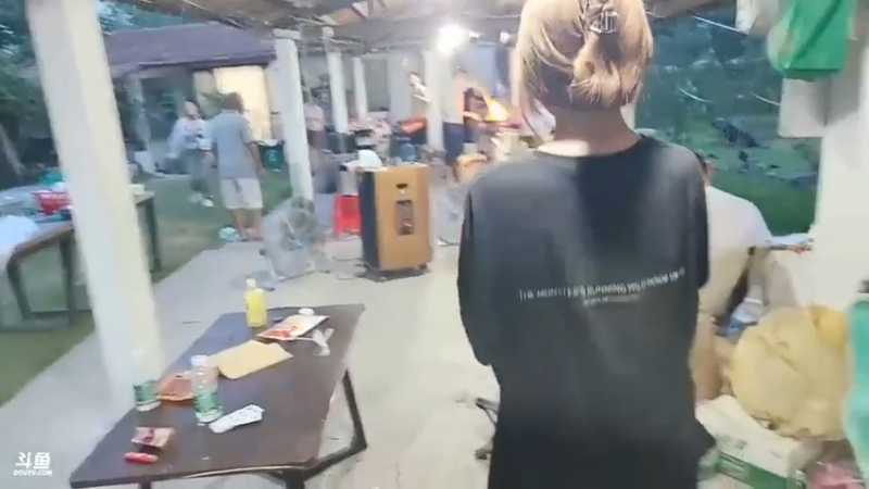 肖哥看女主播称重，擎天妹妹回去还瘦了啊