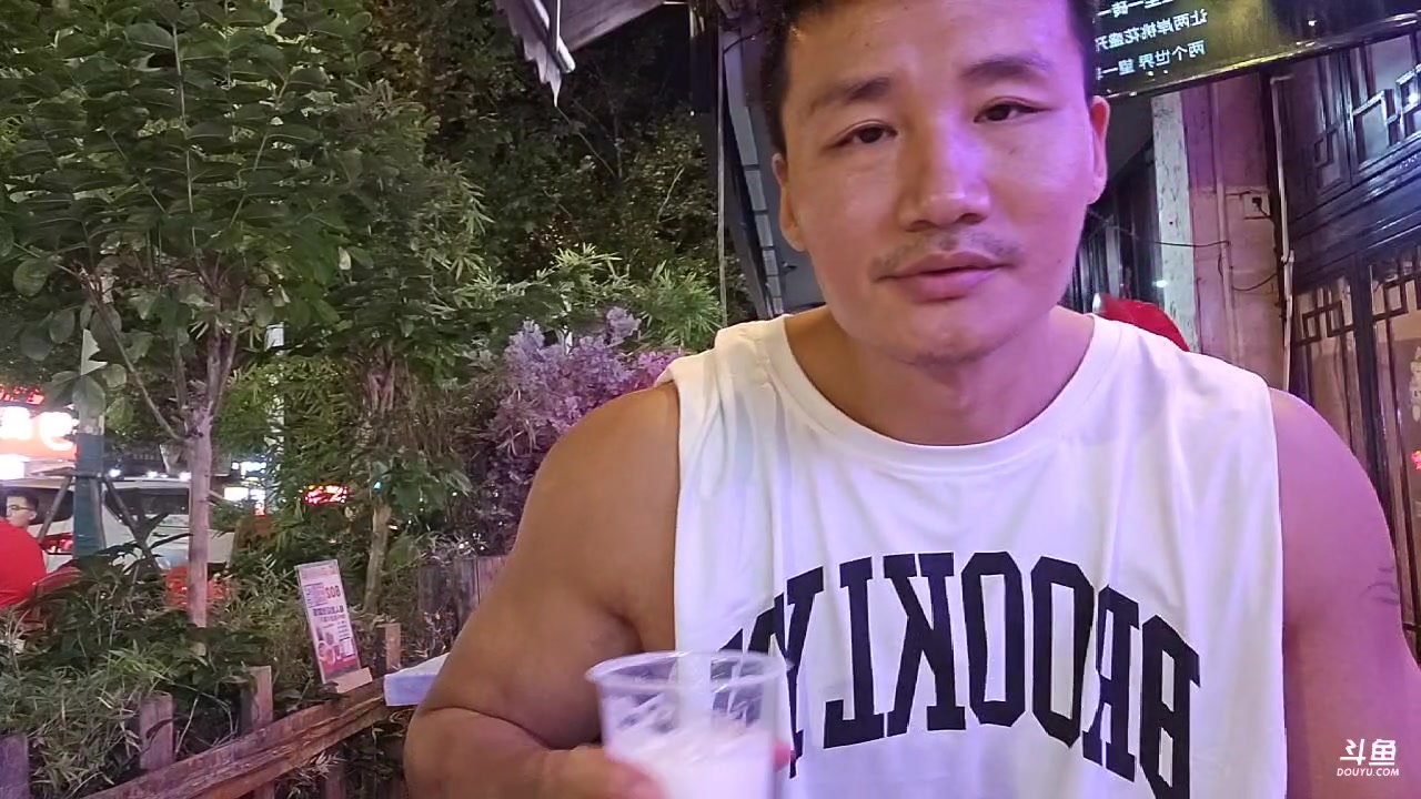 【2023-06-14 23点场】黑人毅：武汉兜一圈