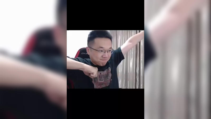 接下来请欣赏来自直播男粉的截图，玩的就是尴尬