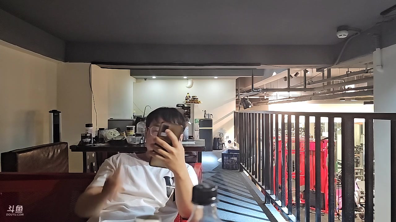 【2023-06-18 18点场】黑人毅：陪家人 晚点播