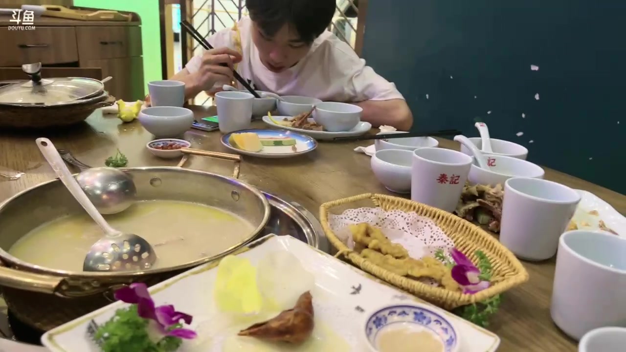 【2023-06-19 18点场】李知恩nn：16:00见～21岁咯