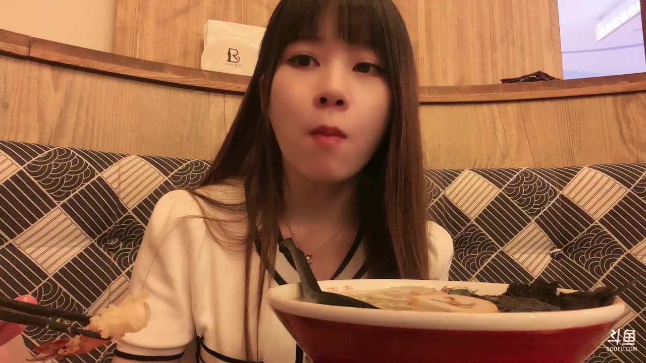 【2023-06-22 21点场】小樱sakura灬：【小樱】户外小樱一只