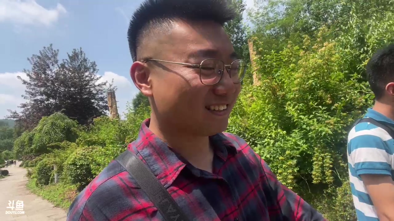 【2023-06-22 12点场】硬汉哥孙士彧：硬汉哥端午本溪水洞景区游玩