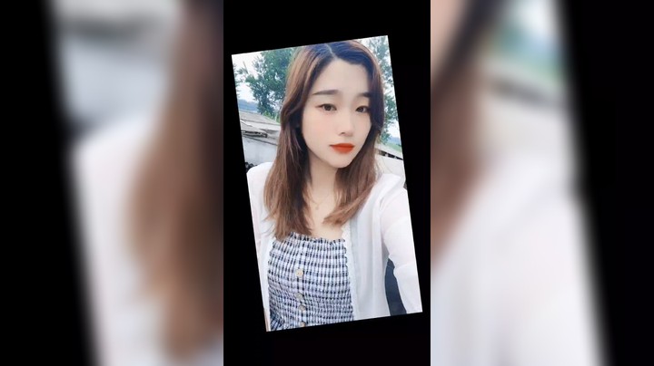 就算瘦回原来的体重，留回原来的长发，穿上喜欢的衣服，潇洒的走在大街上，可我再也不是以前的那个无忧无虑的姑娘了，我们终究要与幼稚的自己告别，走向沧桑的世界