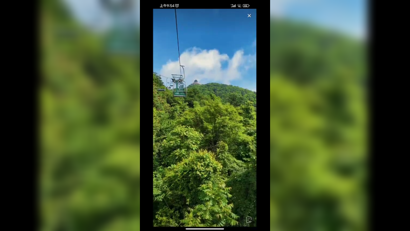 在张家界旅游坐缆车