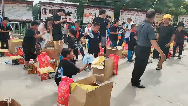 【户外】百变姑姑肖淑洁的精彩时刻 20230628 16点场