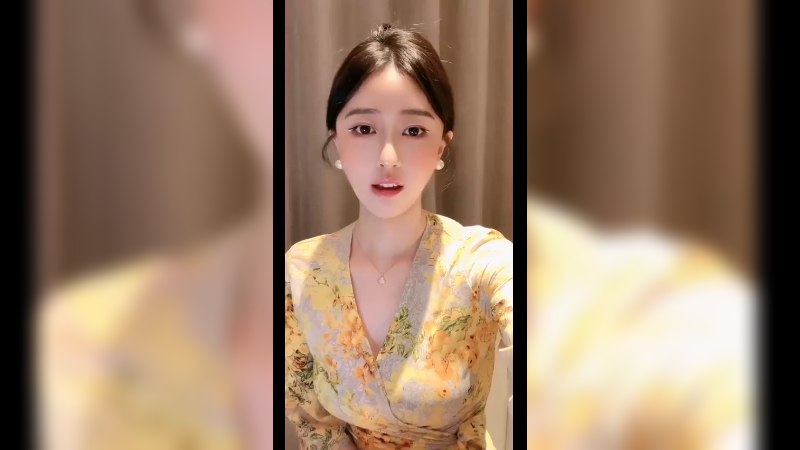 好漂亮的小姐姐啊