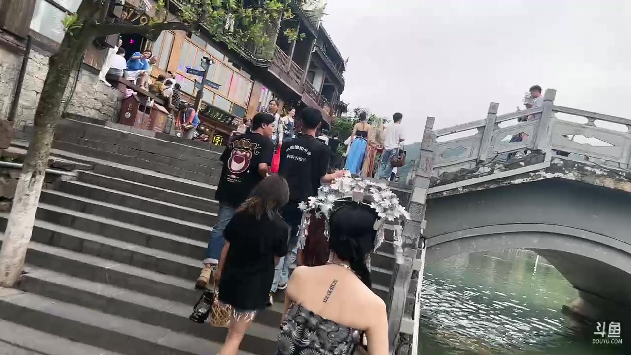 【2023-06-29 18点场】石页的第一根矛s：石页：出发凤凰古城！
