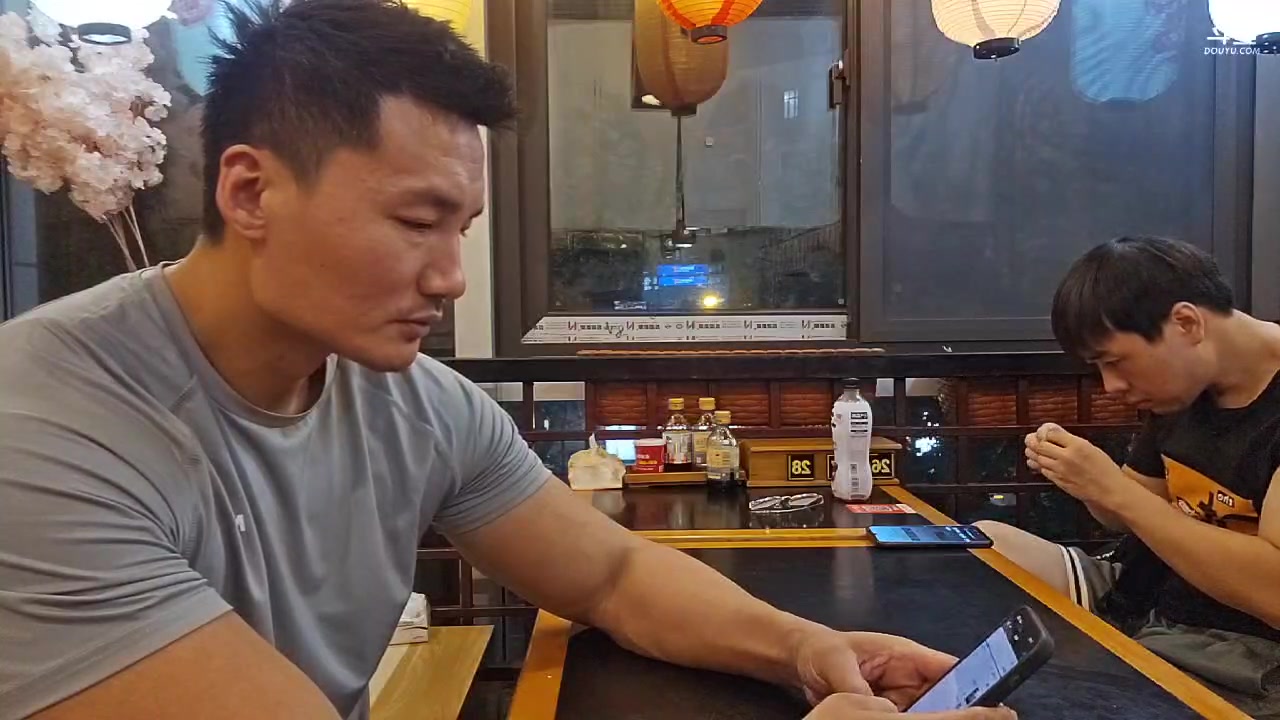 【2023-06-29 21点场】黑人毅：牙齿做了根管，疼死了