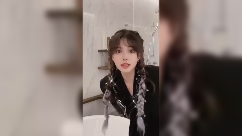 我觉得我的宝贝应该更喜欢我的原声大碟吧？