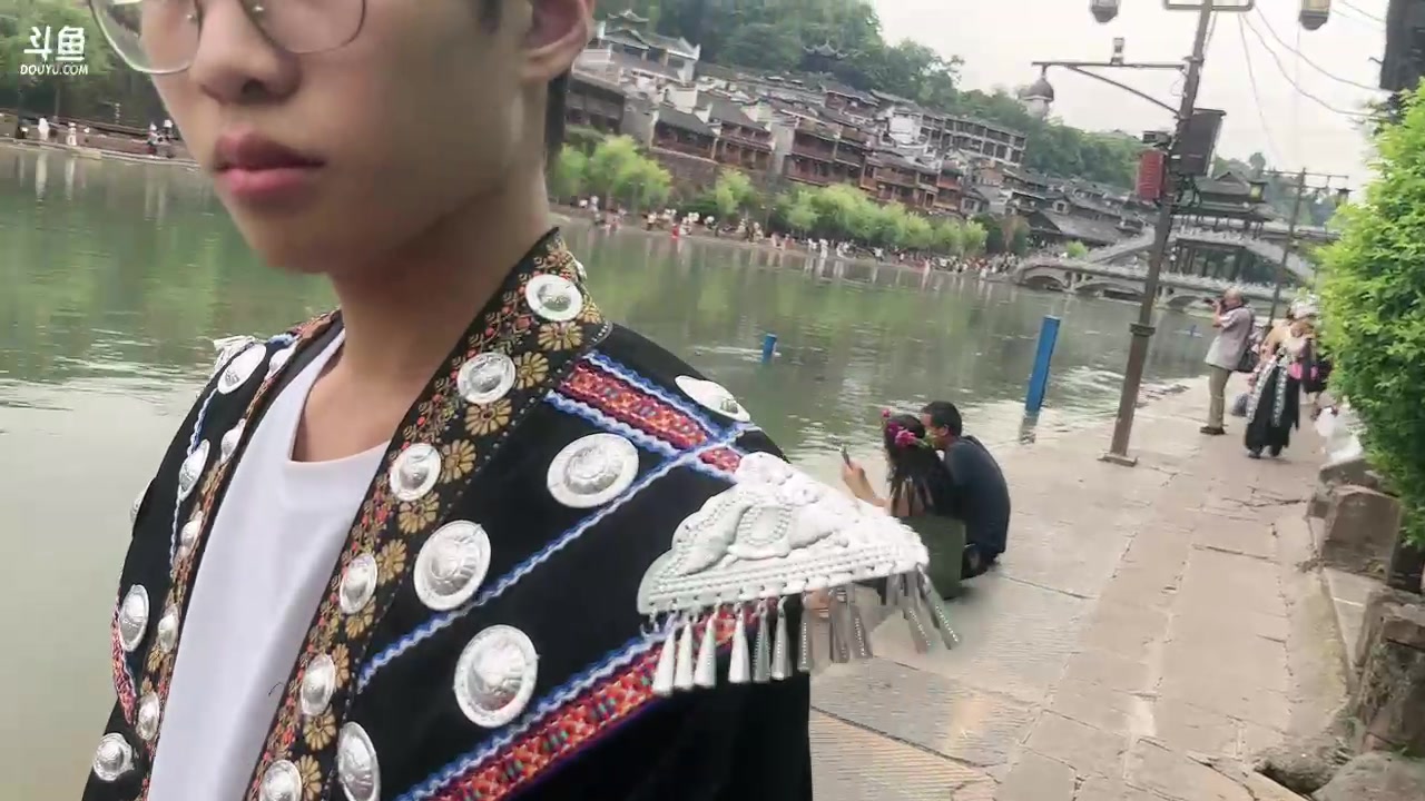 【2023-06-29 17点场】石页的第一根矛s：石页：出发凤凰古城！