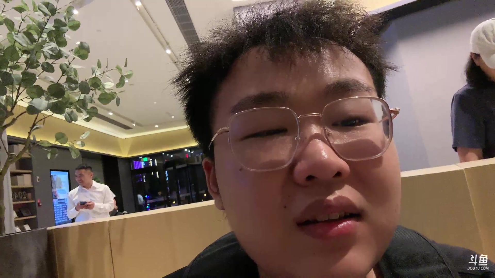 【2023-06-30 19点场】峡谷杀神酱油瓶：出发张家界！