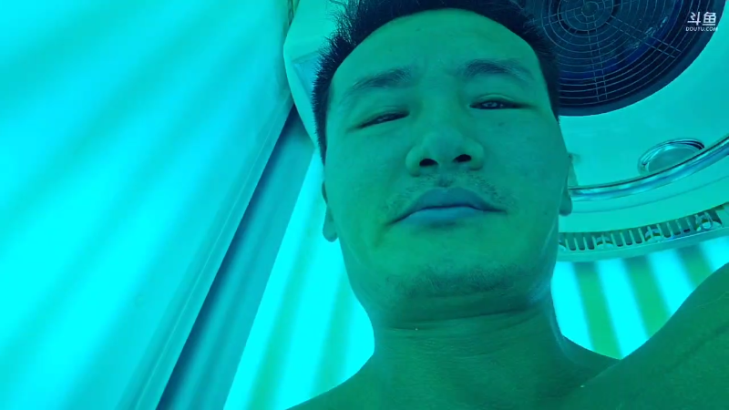 我刚才也去举哑铃了，休息回来看到字幕说黑人毅王琪教练吵架了。
