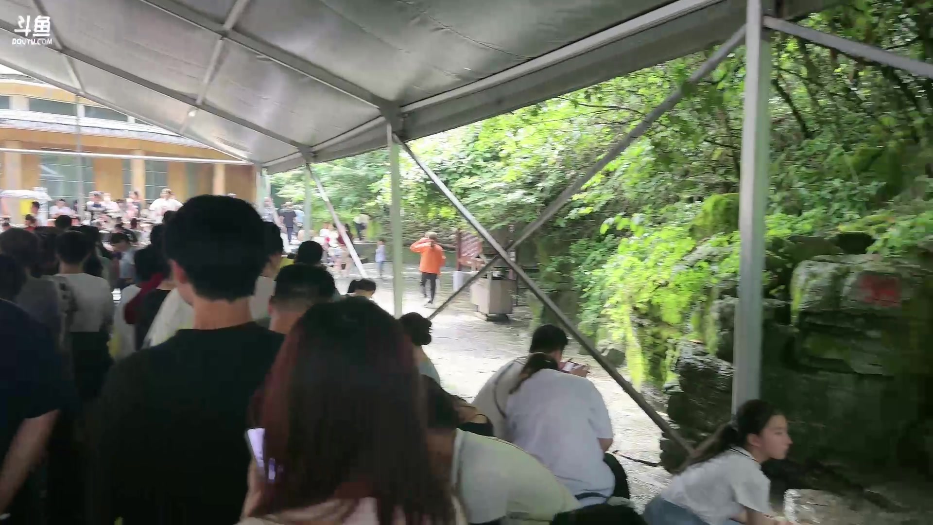 【2023-07-01 14点场】峡谷杀神酱油瓶：今天爬天门山！