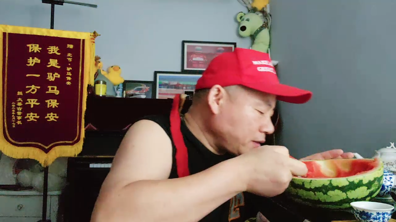 驴马保安吃瓜主播