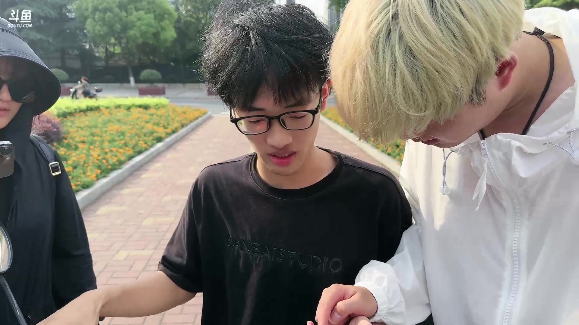 【2023-07-01 16点场】峡谷杀神酱油瓶：今天爬天门山！