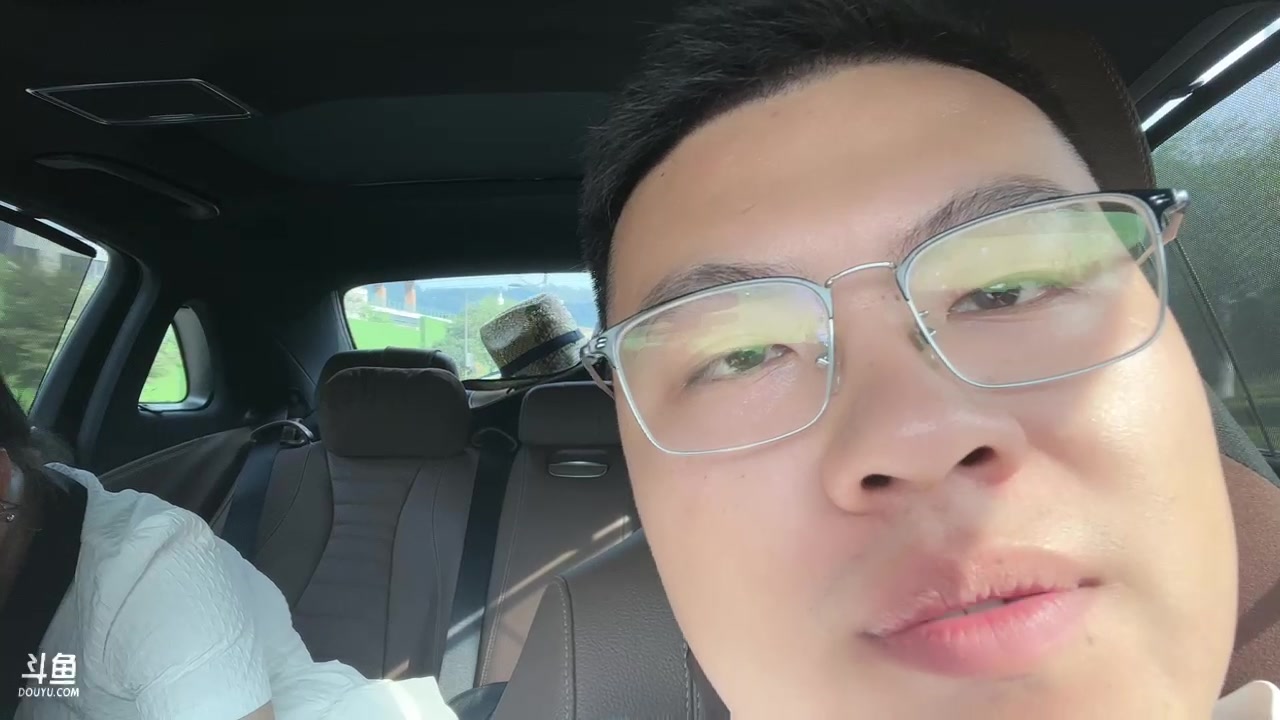 【2023-07-02 16点场】石页的第一根矛s：石页：张家界旅游！
