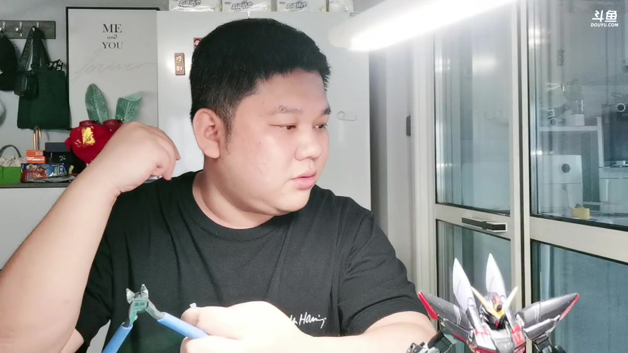【2023-07-04 17点场】尐表哥：晚点回来直播，出门一趟！