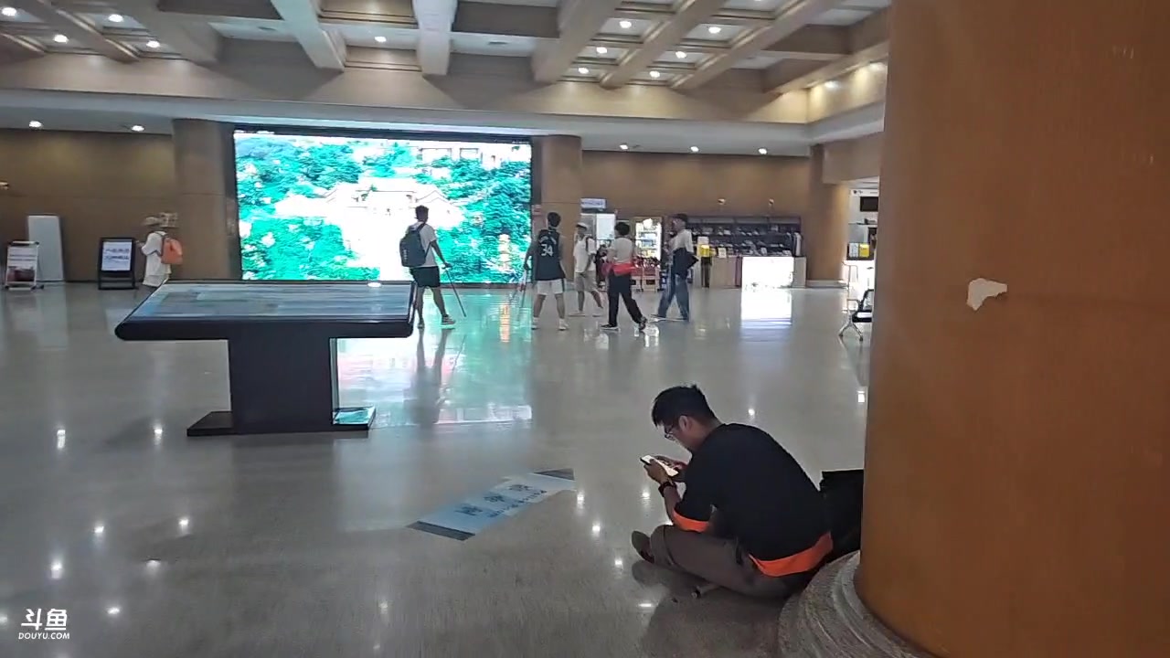 【2023-07-06 18点场】蓝战非OvO：今天爬泰山～环游第112天
