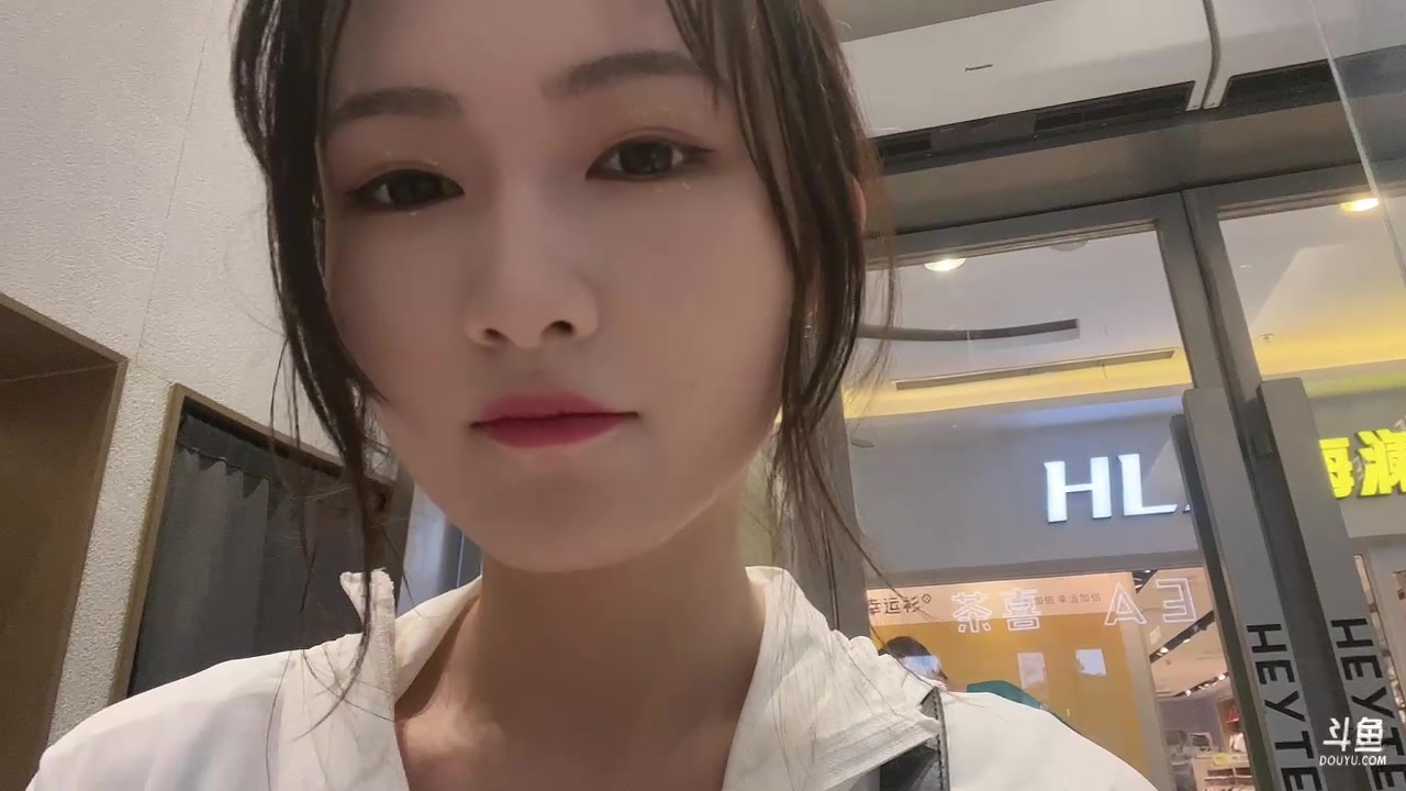 【2023-07-06 17点场】沈云怡呢：（上海户外）女大学生回学校啦哈哈