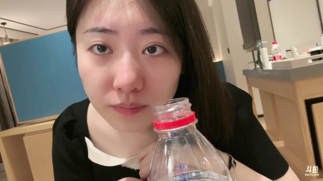【2023-07-06 23点场】杨一歌：杨一歌：刚到合肥晚点来～11258