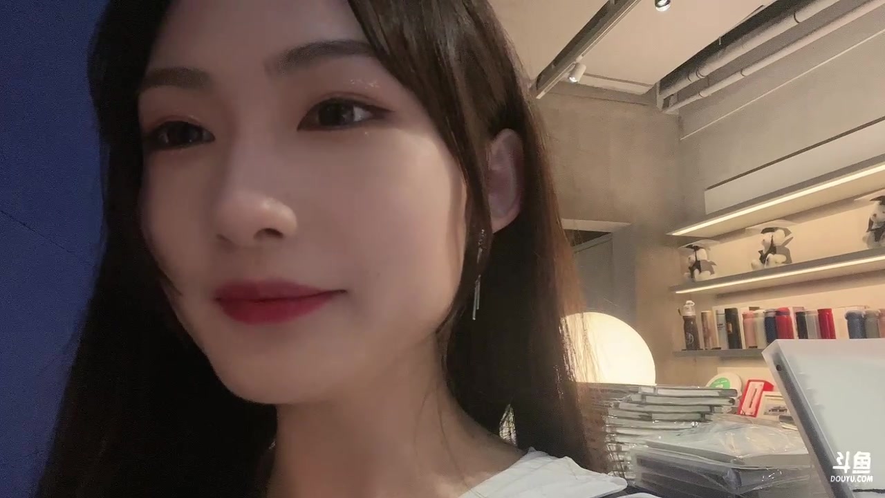 【2023-07-06 15点场】沈云怡呢：（上海户外）女大学生回学校啦哈哈