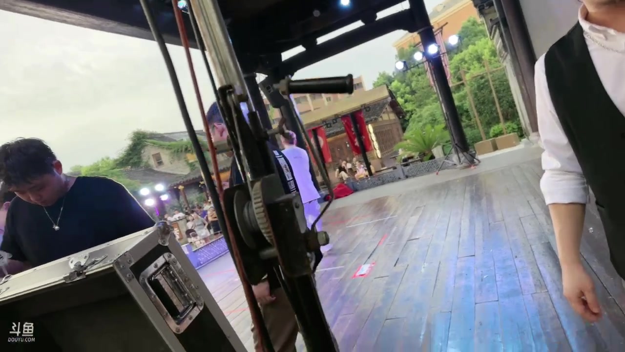【2023-07-07 18点场】杨一歌：杨一歌：刚到合肥晚点来～11258