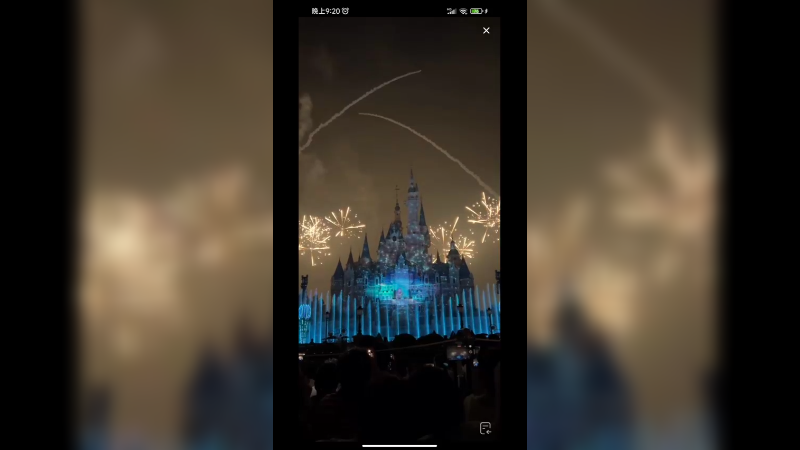在迪士尼看灯光秀，不错