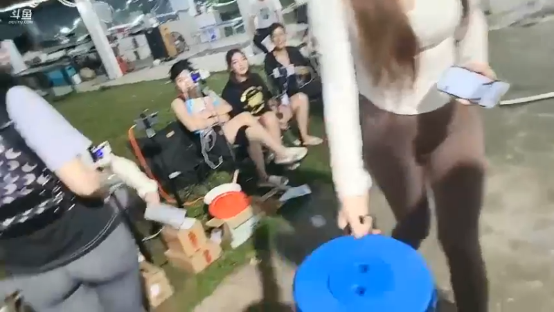 肖哥回收东西，纸牌好