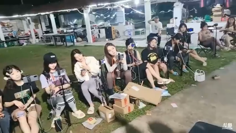 肖哥开始回收拍卖的东西