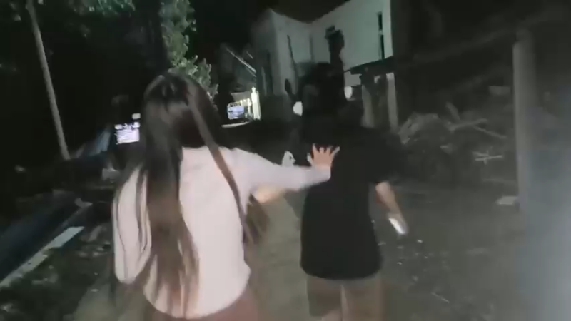 肖哥找女主播很多零食，真是不老实