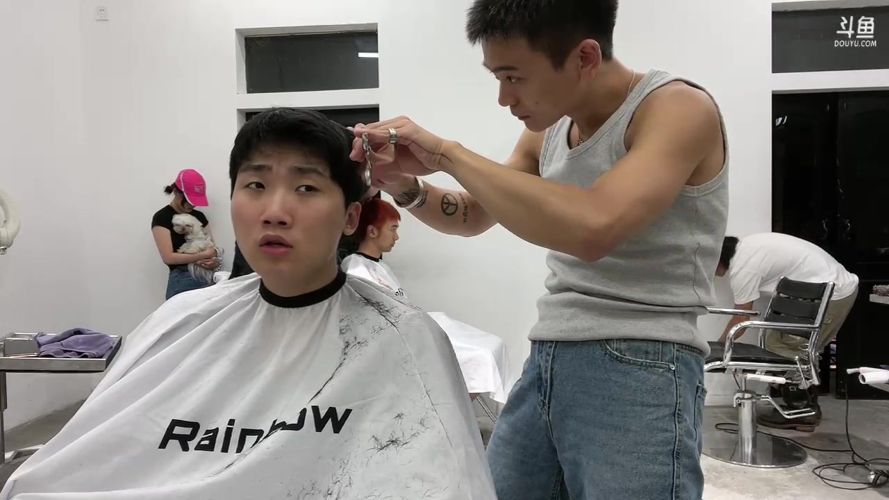 【2023-07-09 20点场】胸肌很大的良小伞：换发型！黄金双倍！巨龙族集合！