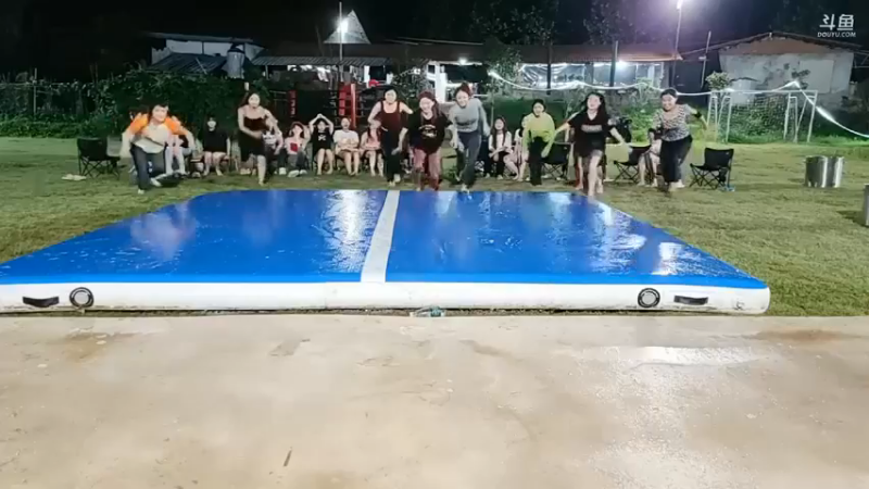 听歌识曲游戏完美结束，肖哥最后一题大口吃啊